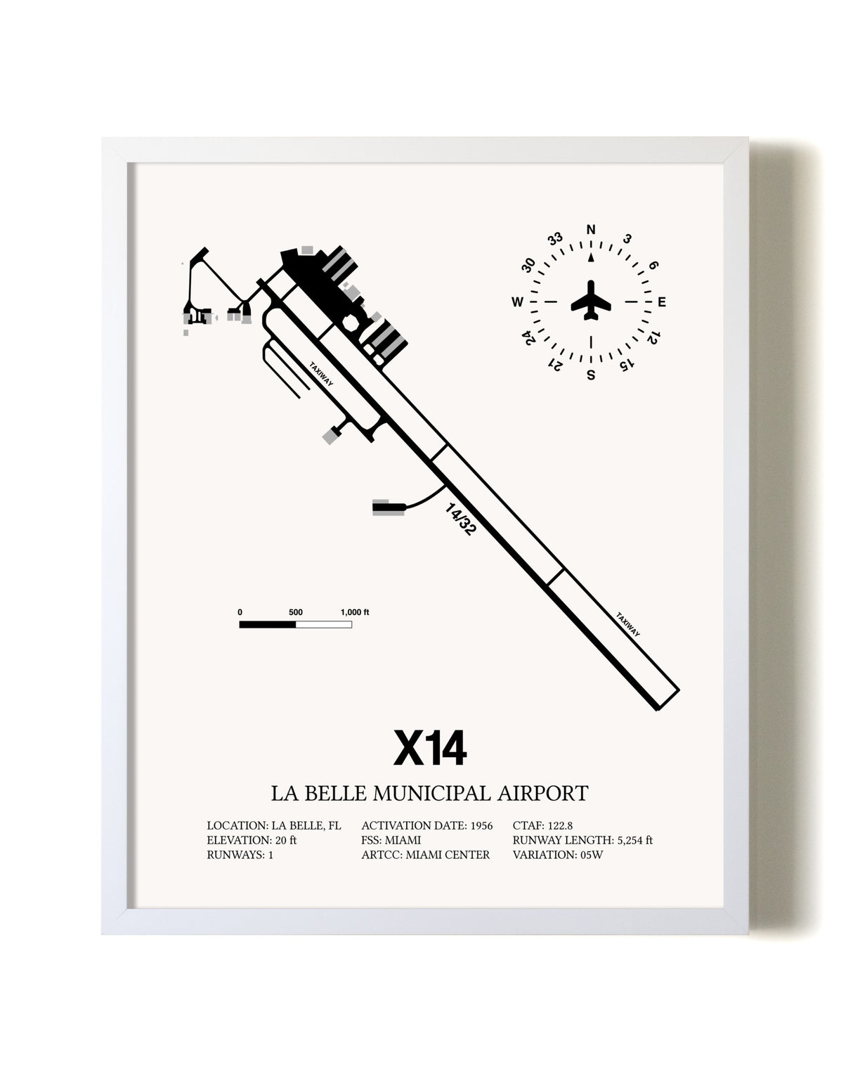 La Belle Municipal Airport airport map poster in oak frame